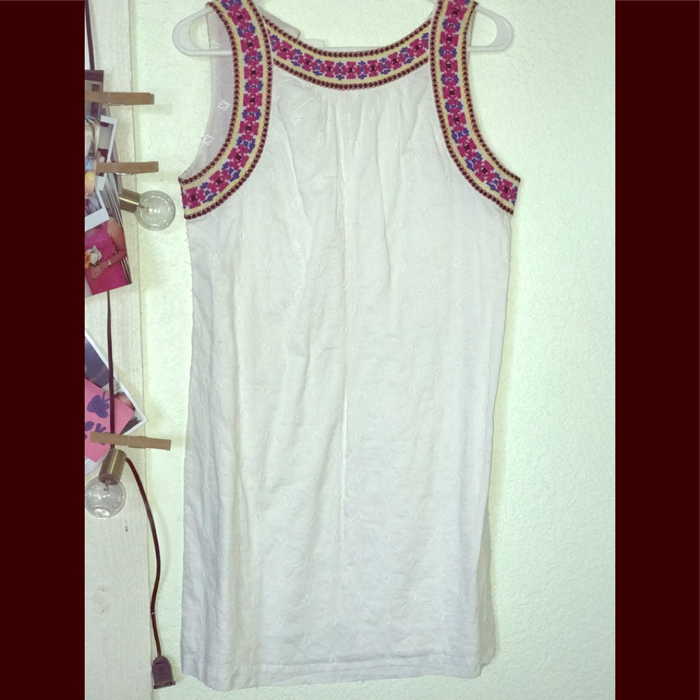 Loose fitting dress (aztec embroidered on top)